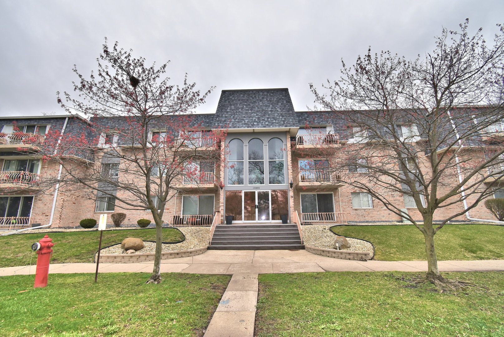 18855 Burnham Avenue Lansing IL 60438
