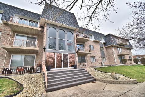 18855 Burnham Avenue Lansing IL 60438