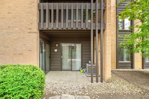 6109 Knoll Wood Road Willowbrook IL 60527
