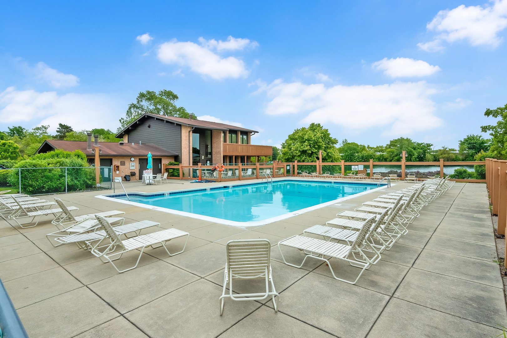 6109 Knoll Wood Road Willowbrook IL 60527