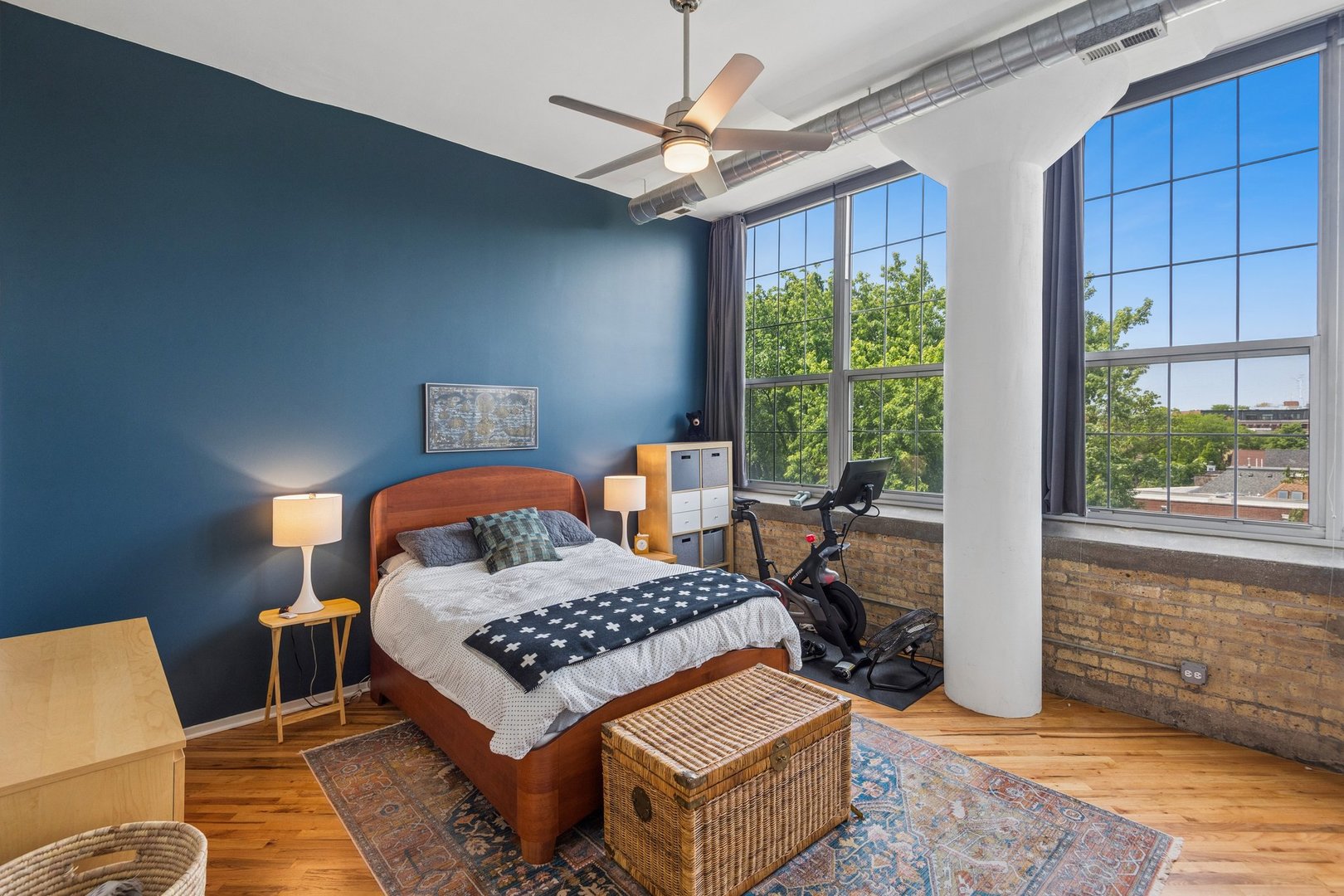 1801 West Larchmont Avenue Chicago IL 60613