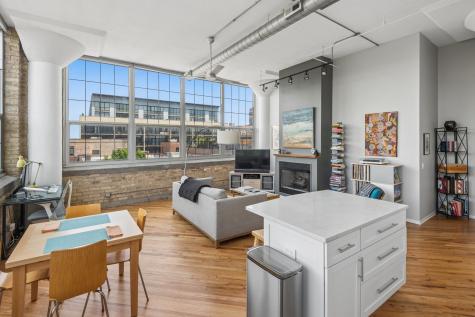 1801 West Larchmont Avenue Chicago IL 60613