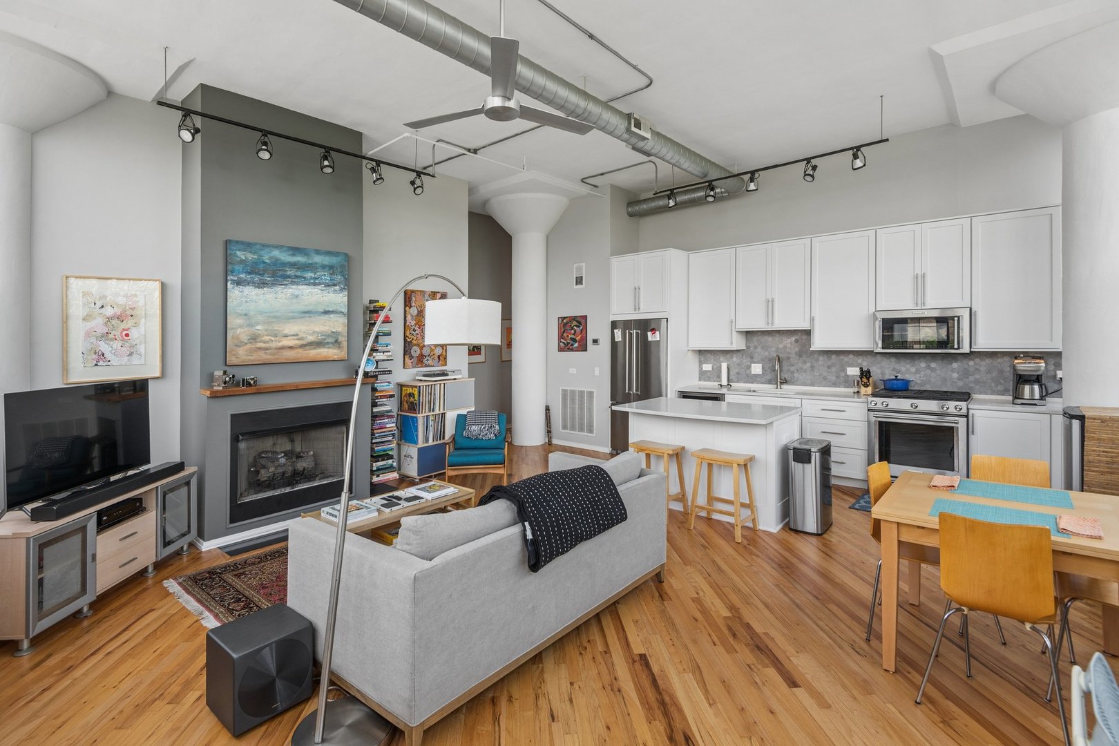 1801 West Larchmont Avenue Chicago IL 60613