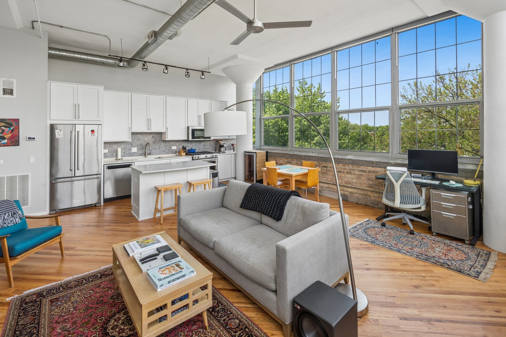 1801 West Larchmont Avenue Chicago IL 60613