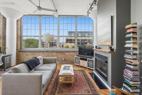 1801 West Larchmont Avenue Chicago IL 60613