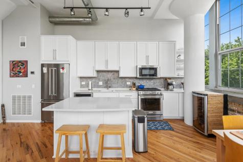 1801 West Larchmont Avenue Chicago IL 60613