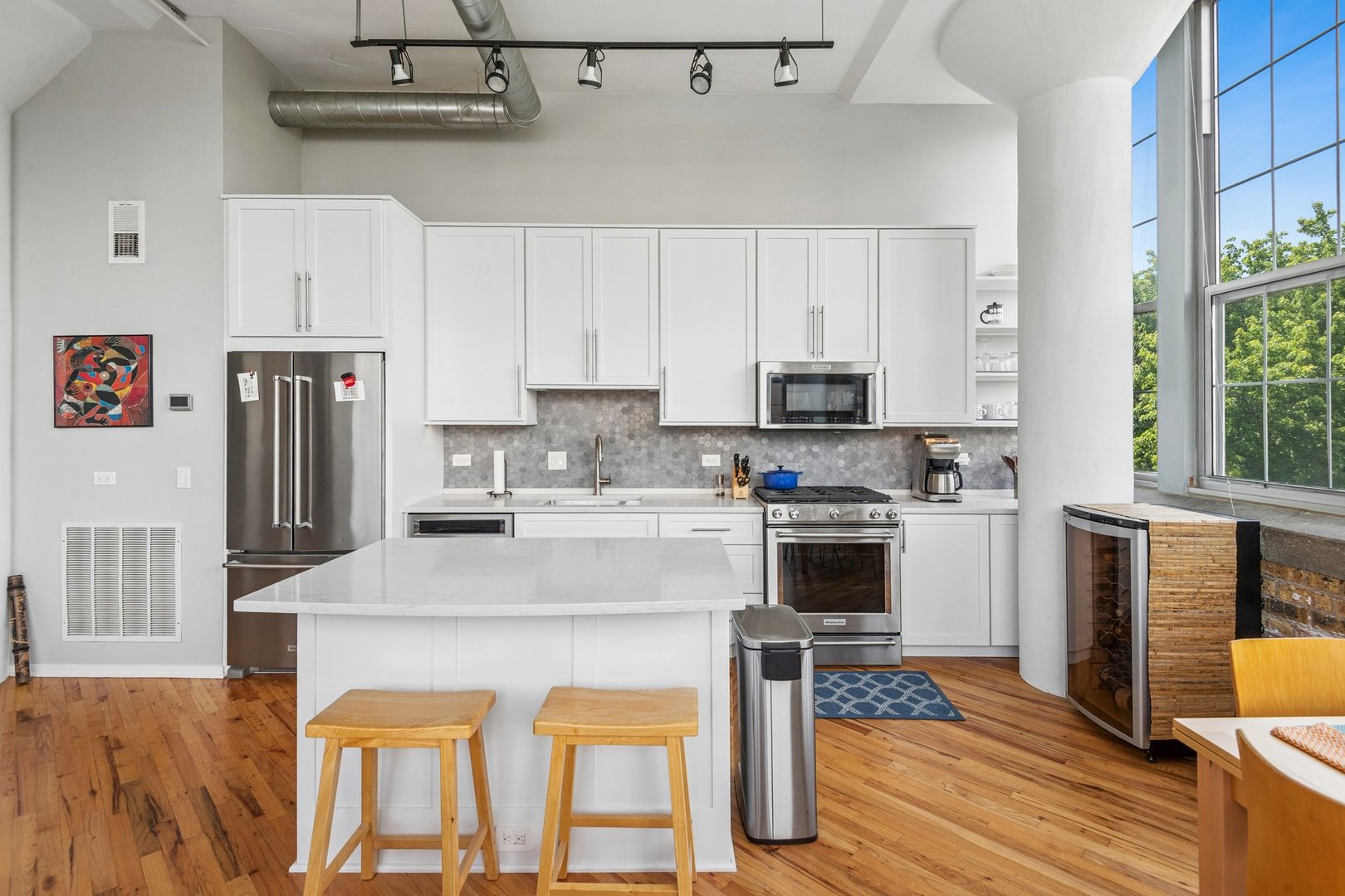 1801 West Larchmont Avenue Chicago IL 60613