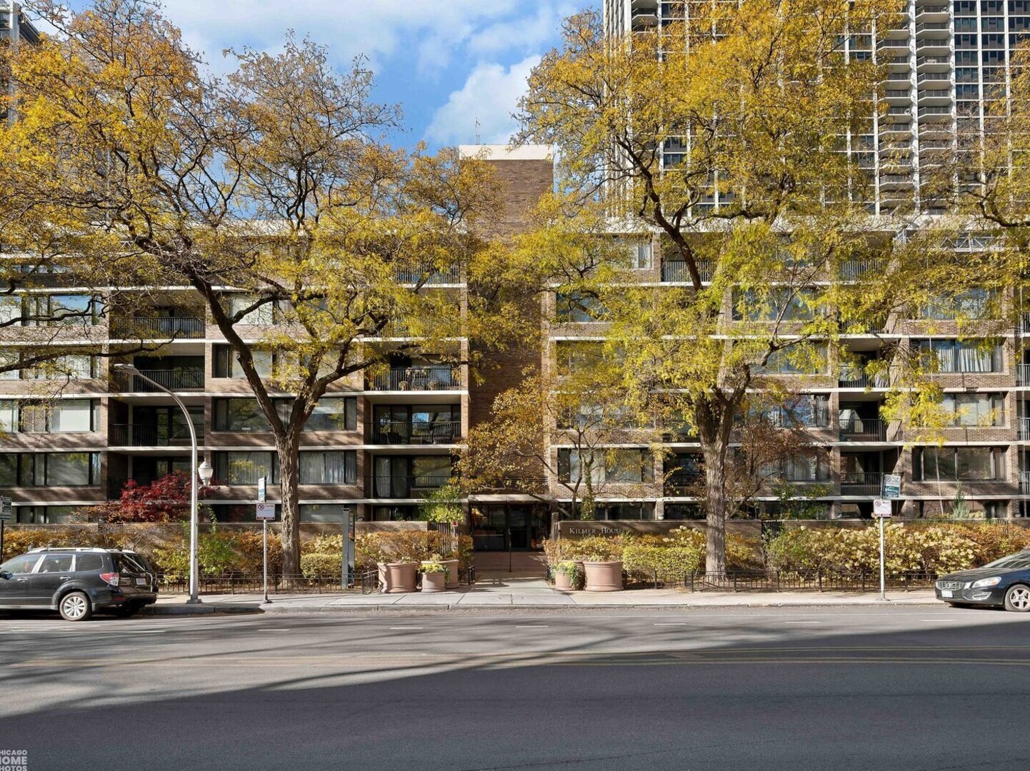 1555 North Sandburg Terrace Chicago IL 60610