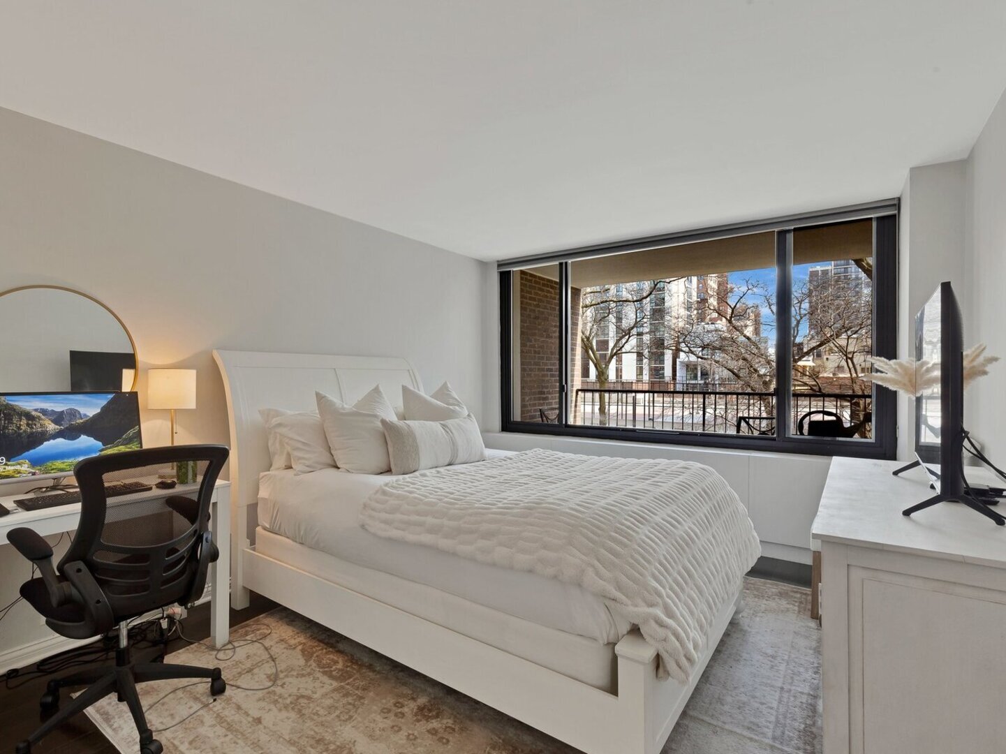1555 North Sandburg Terrace Chicago IL 60610