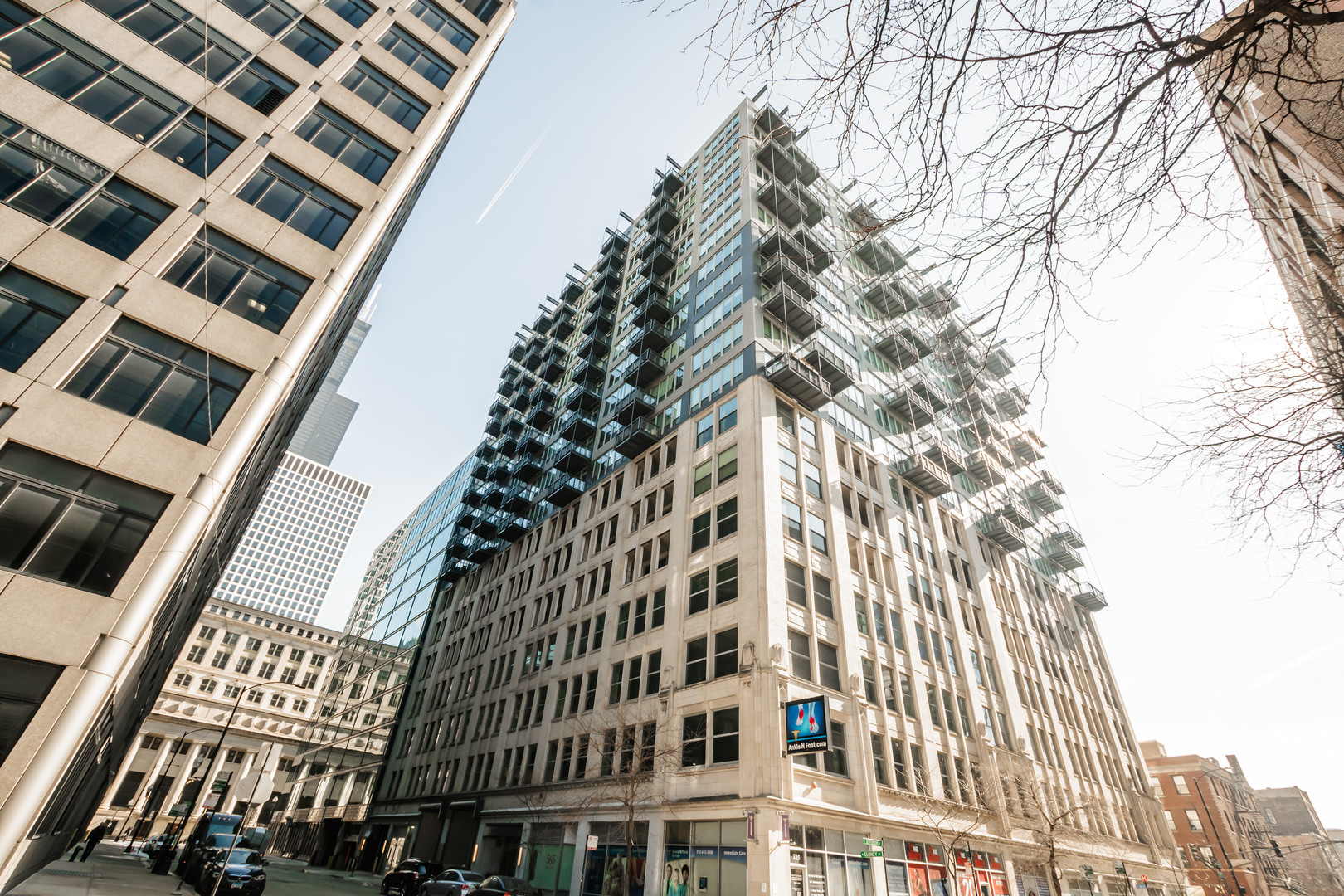 565 West Quincy Street Chicago IL 60661
