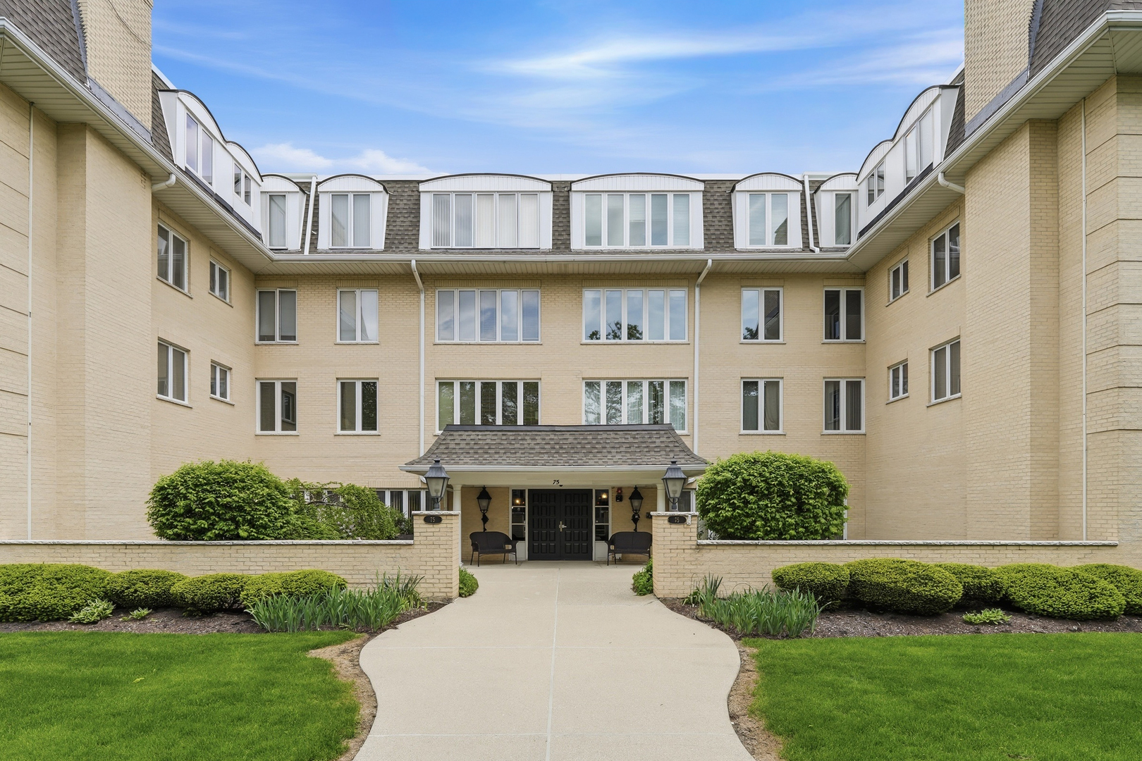 75 6TH Avenue La Grange IL 60525