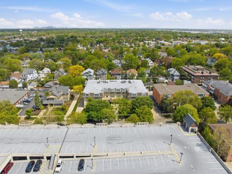 75 6TH Avenue La Grange IL 60525