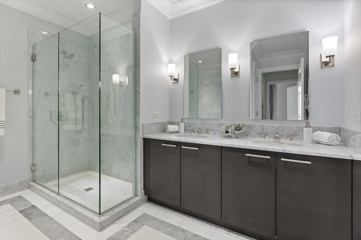 2550 North Lakeview Avenue Chicago IL 60614
