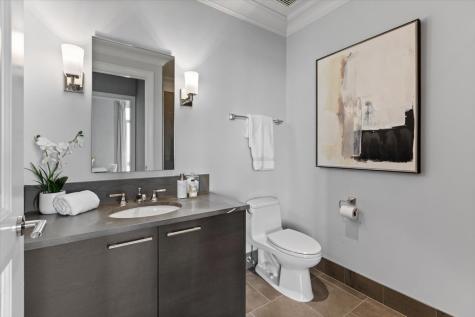 2550 North Lakeview Avenue Chicago IL 60614