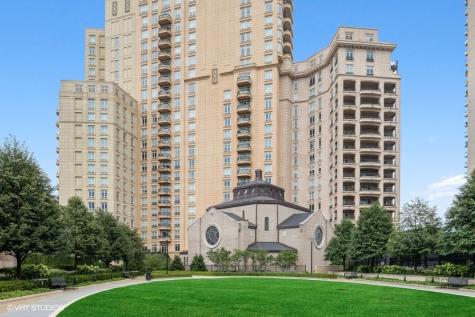 2550 North Lakeview Avenue Chicago IL 60614