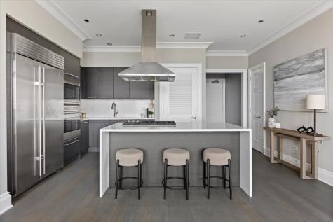 2550 North Lakeview Avenue Chicago IL 60614