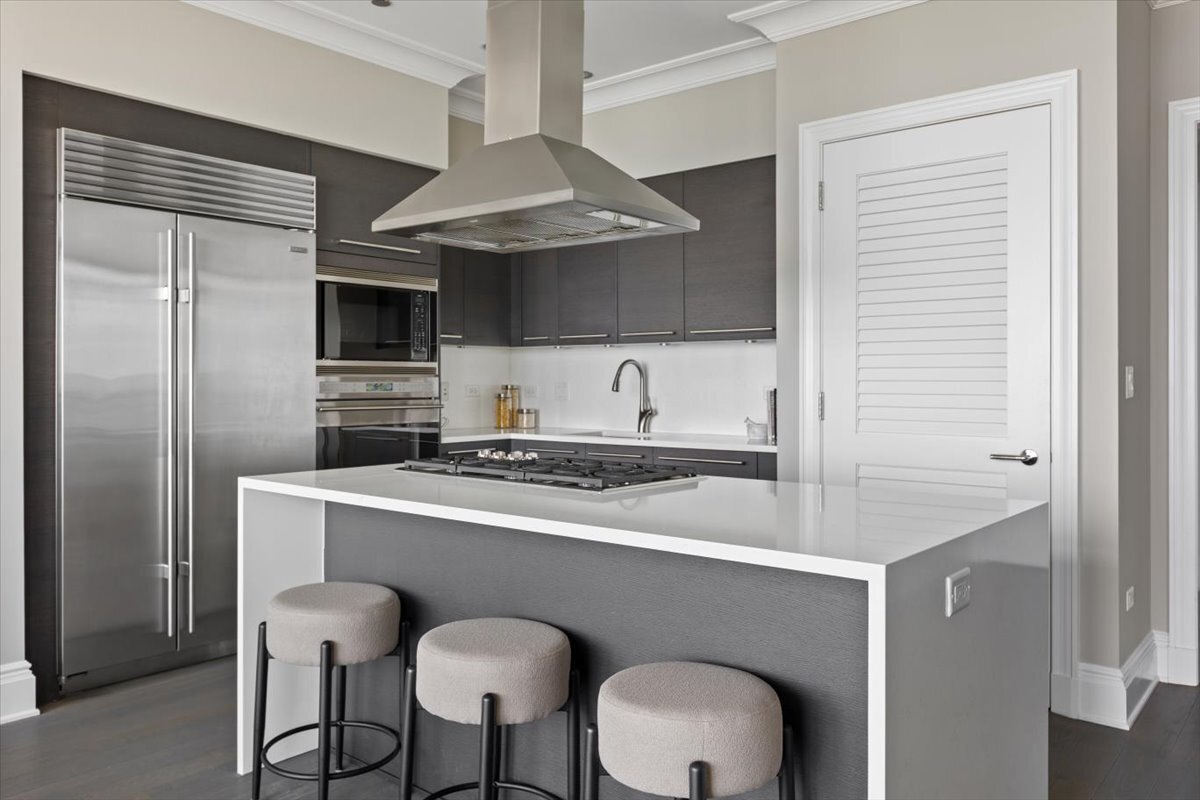 2550 North Lakeview Avenue Chicago IL 60614