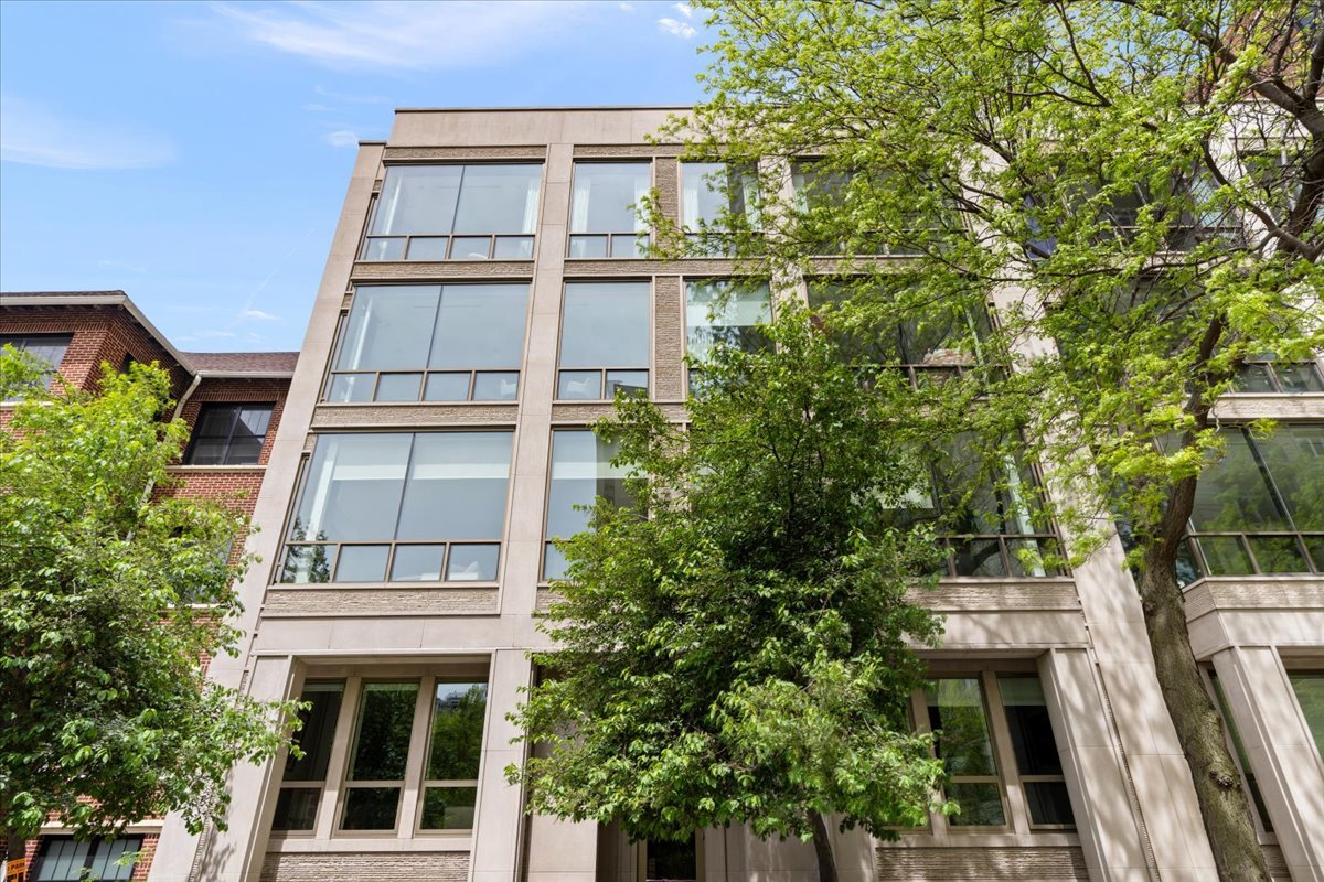 422 West Deming Place Chicago IL 60614