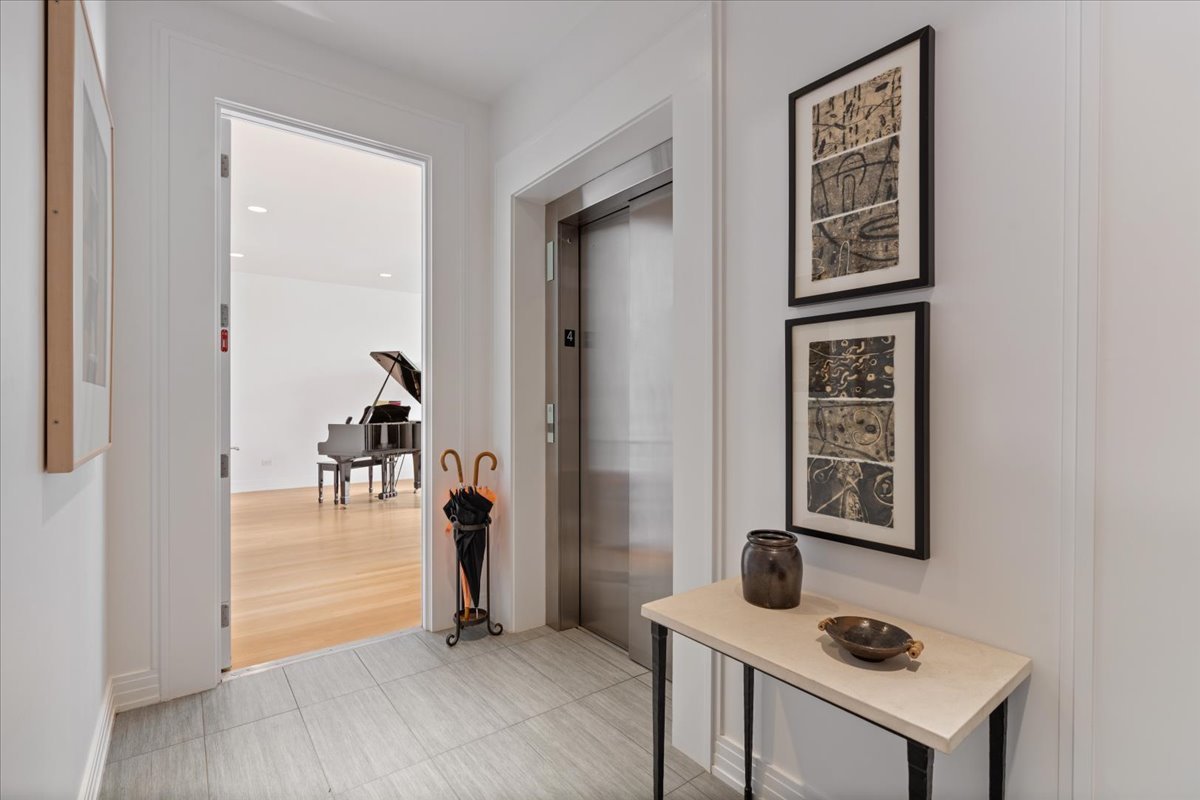 422 West Deming Place Chicago IL 60614