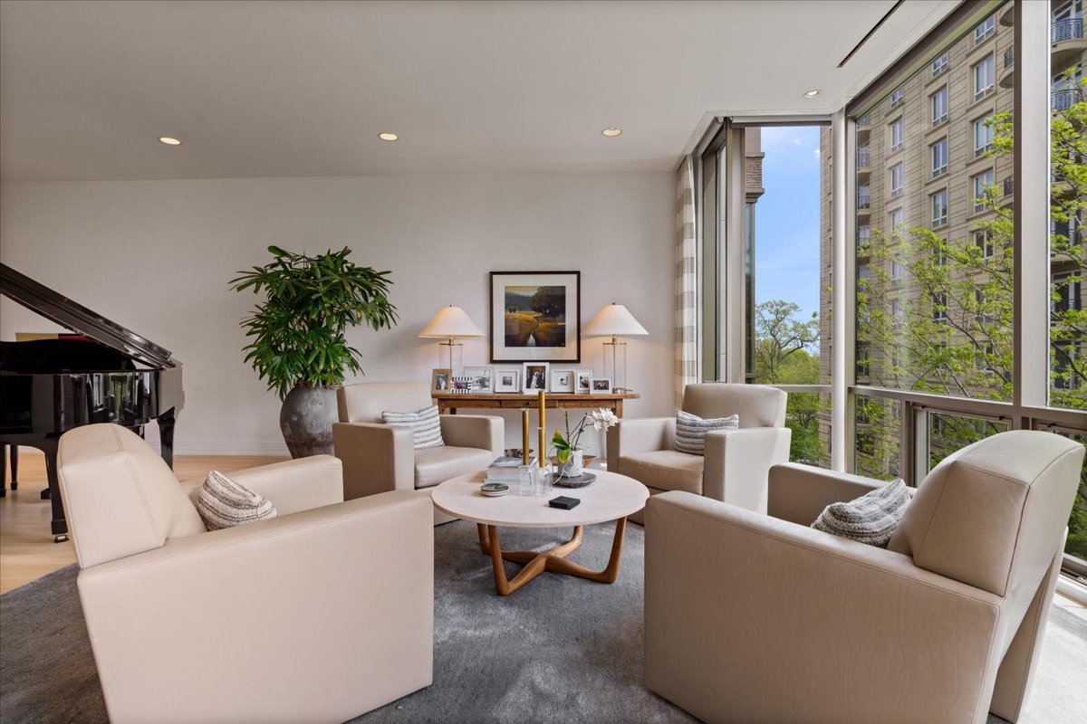 422 West Deming Place Chicago IL 60614