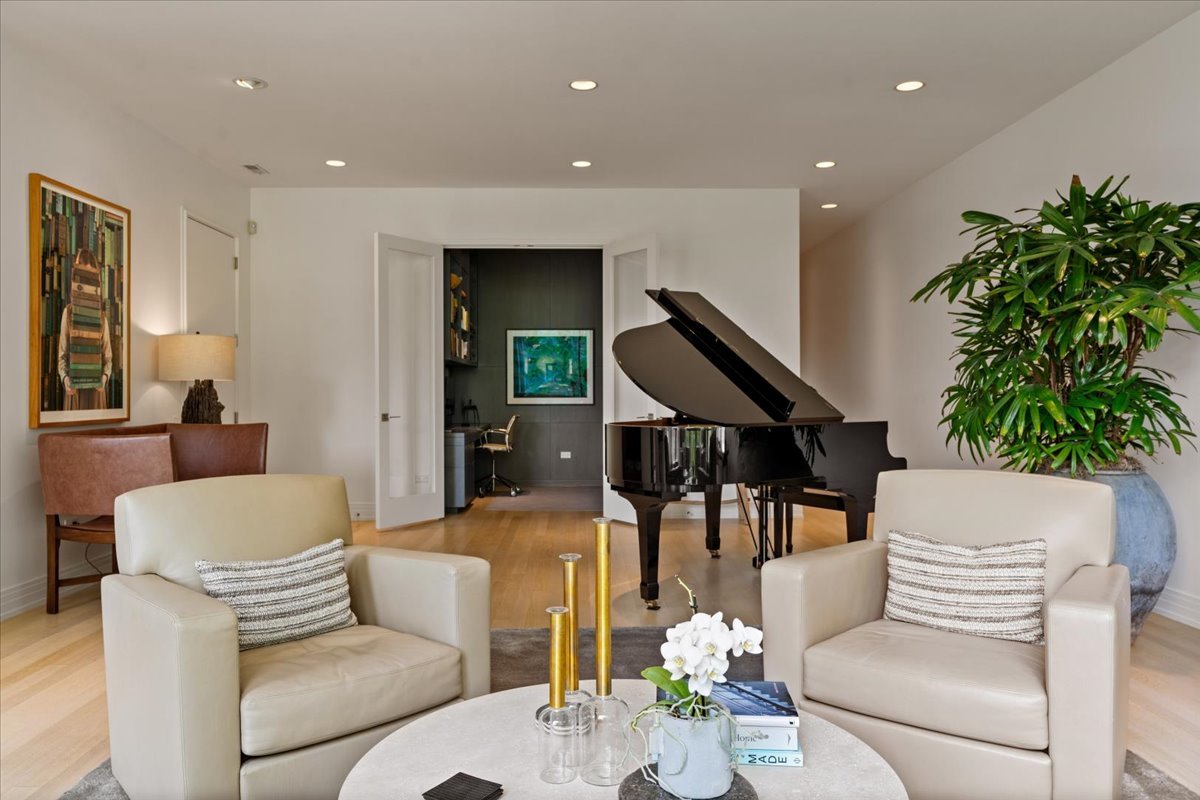 422 West Deming Place Chicago IL 60614