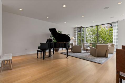 422 West Deming Place Chicago IL 60614
