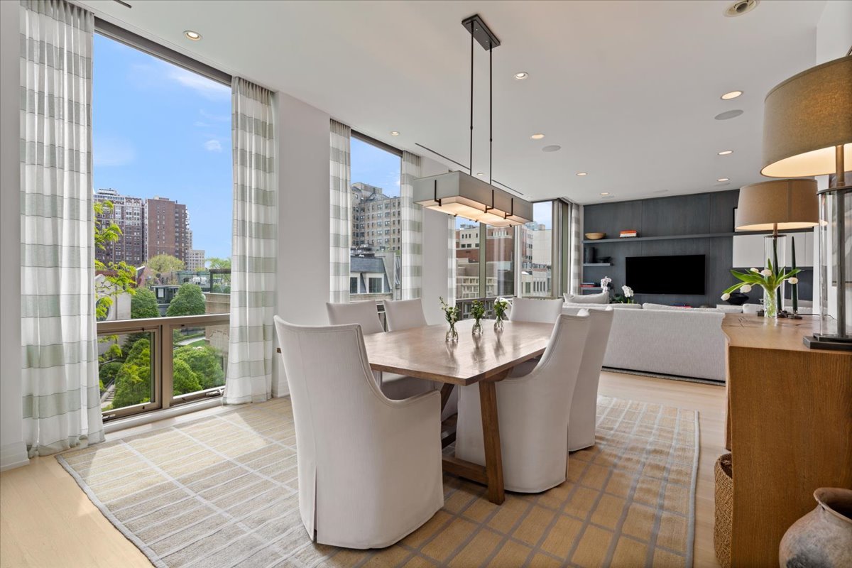 422 West Deming Place Chicago IL 60614