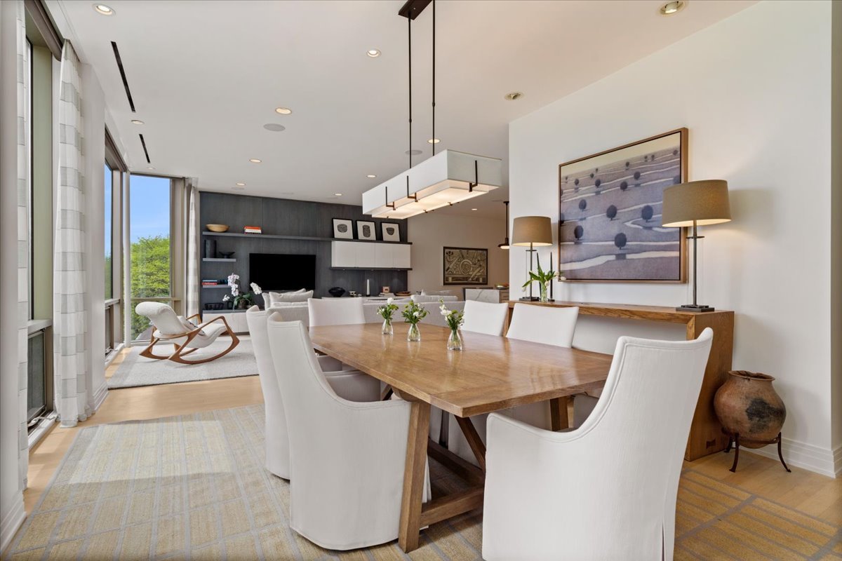 422 West Deming Place Chicago IL 60614