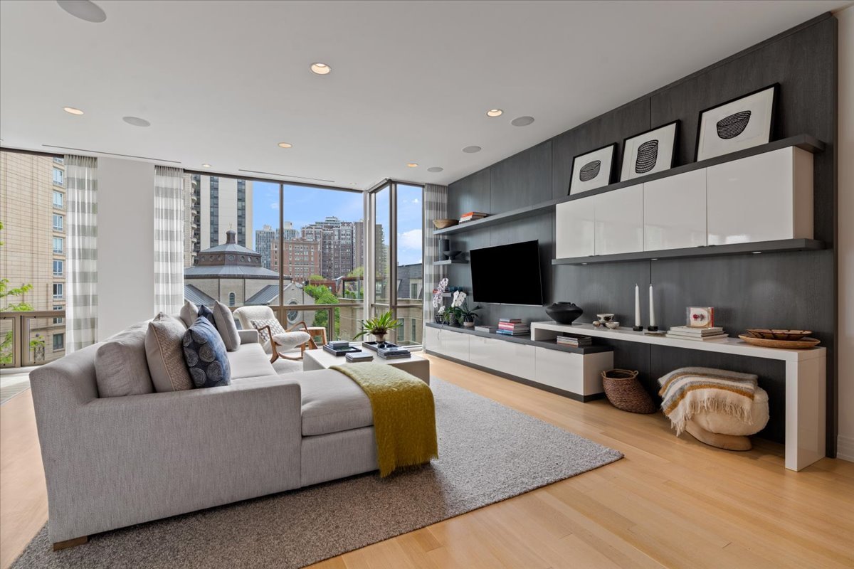 422 West Deming Place Chicago IL 60614