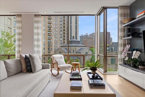 422 West Deming Place Chicago IL 60614