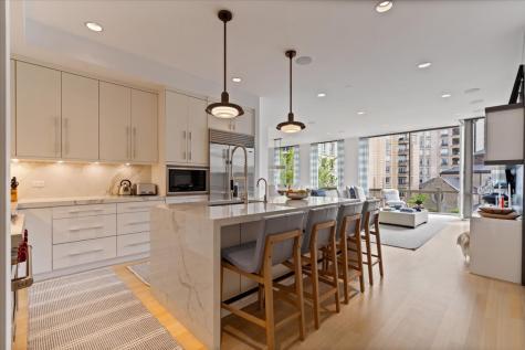422 West Deming Place Chicago IL 60614