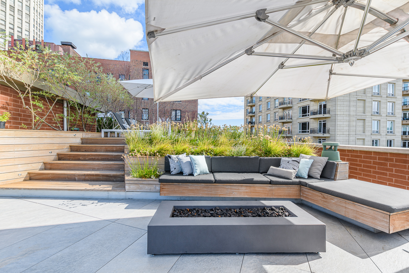 422 West Deming Place Chicago IL 60614