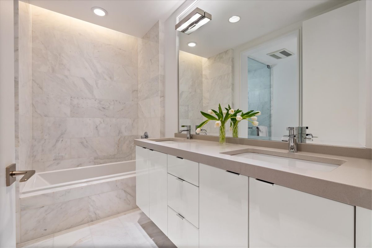 422 West Deming Place Chicago IL 60614