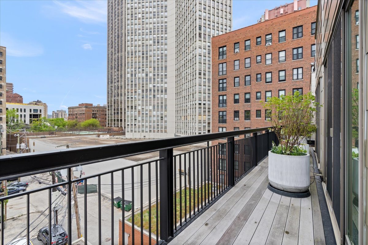 422 West Deming Place Chicago IL 60614