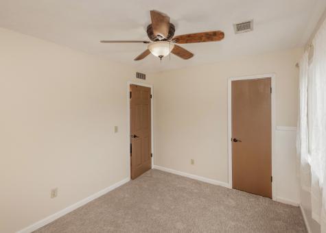 1211 48TH Avenue East Moline IL 61244