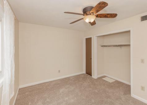 1211 48TH Avenue East Moline IL 61244
