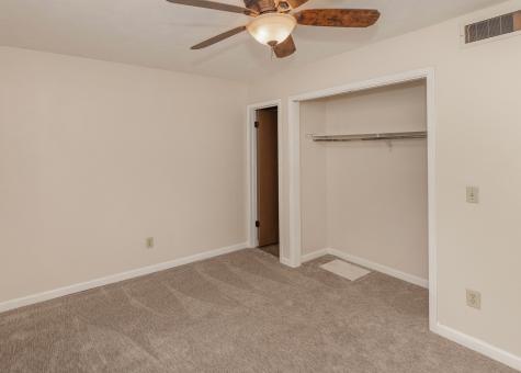 1211 48TH Avenue East Moline IL 61244