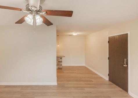 1211 48TH Avenue East Moline IL 61244