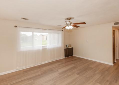 1211 48TH Avenue East Moline IL 61244