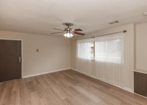 1211 48TH Avenue East Moline IL 61244