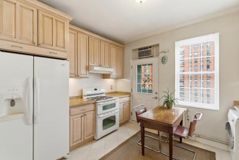 2912 North Commonwealth Avenue Chicago IL 60657