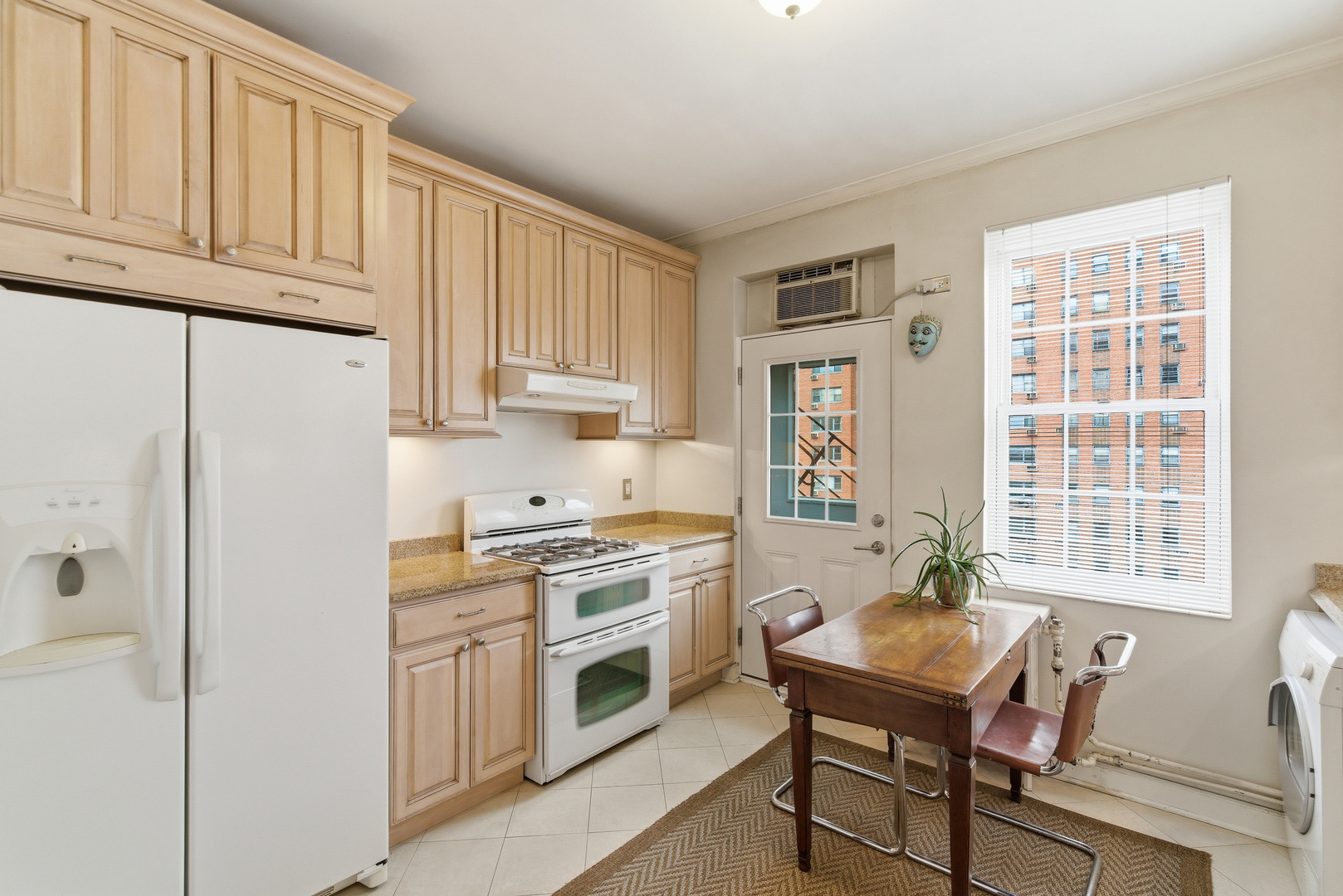 2912 North Commonwealth Avenue Chicago IL 60657