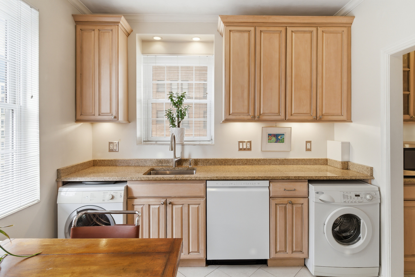 2912 North Commonwealth Avenue Chicago IL 60657