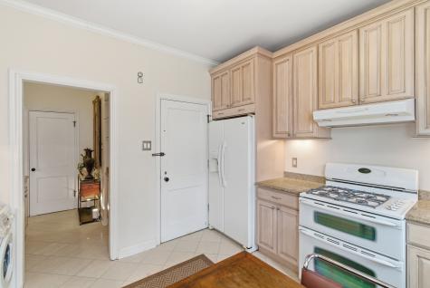 2912 North Commonwealth Avenue Chicago IL 60657