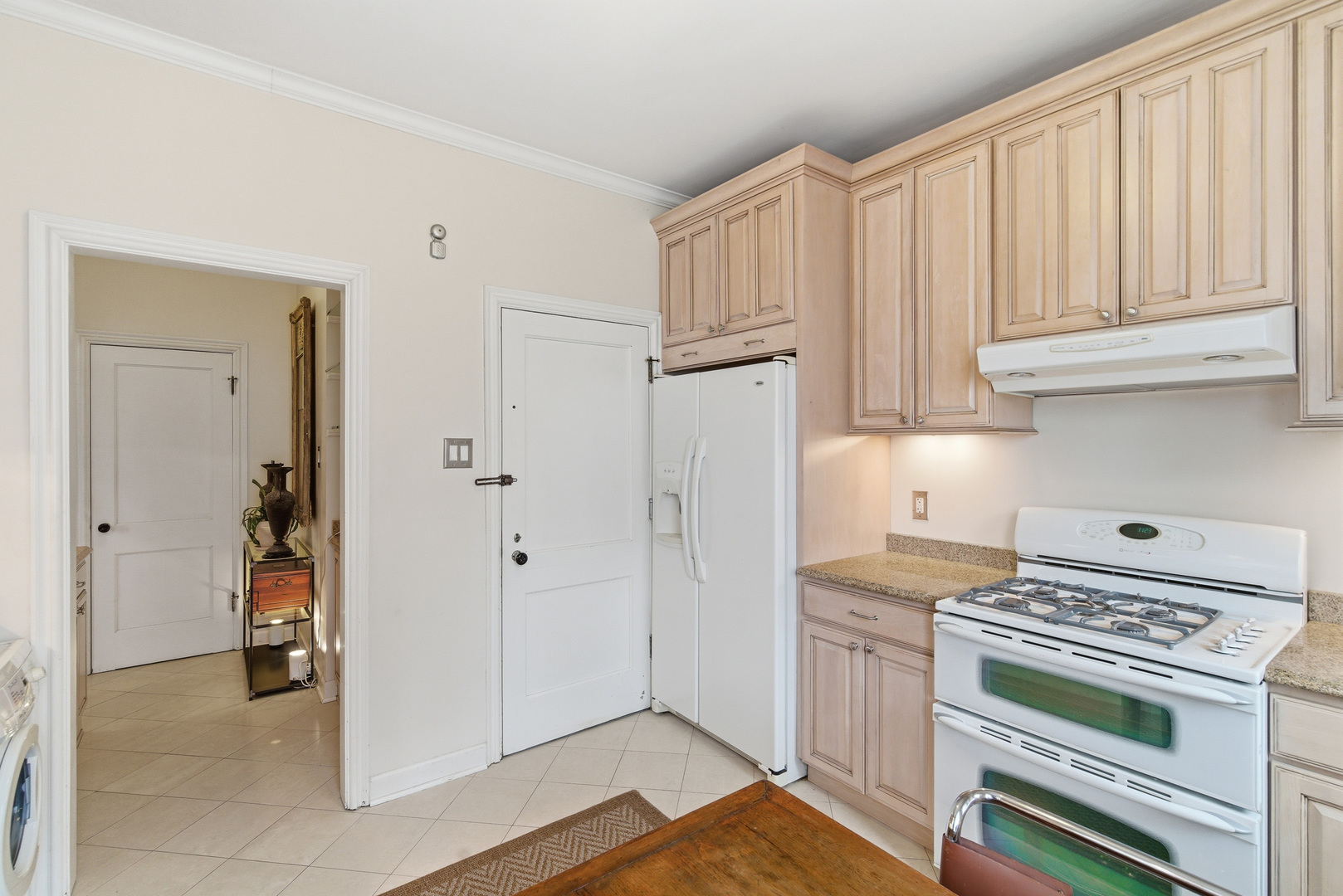 2912 North Commonwealth Avenue Chicago IL 60657