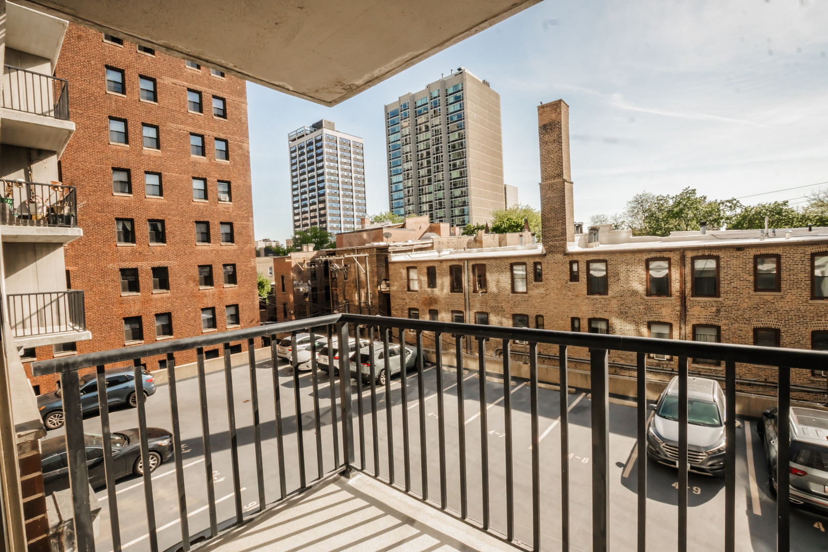 2740 North Pine Grove Avenue Chicago IL 60614