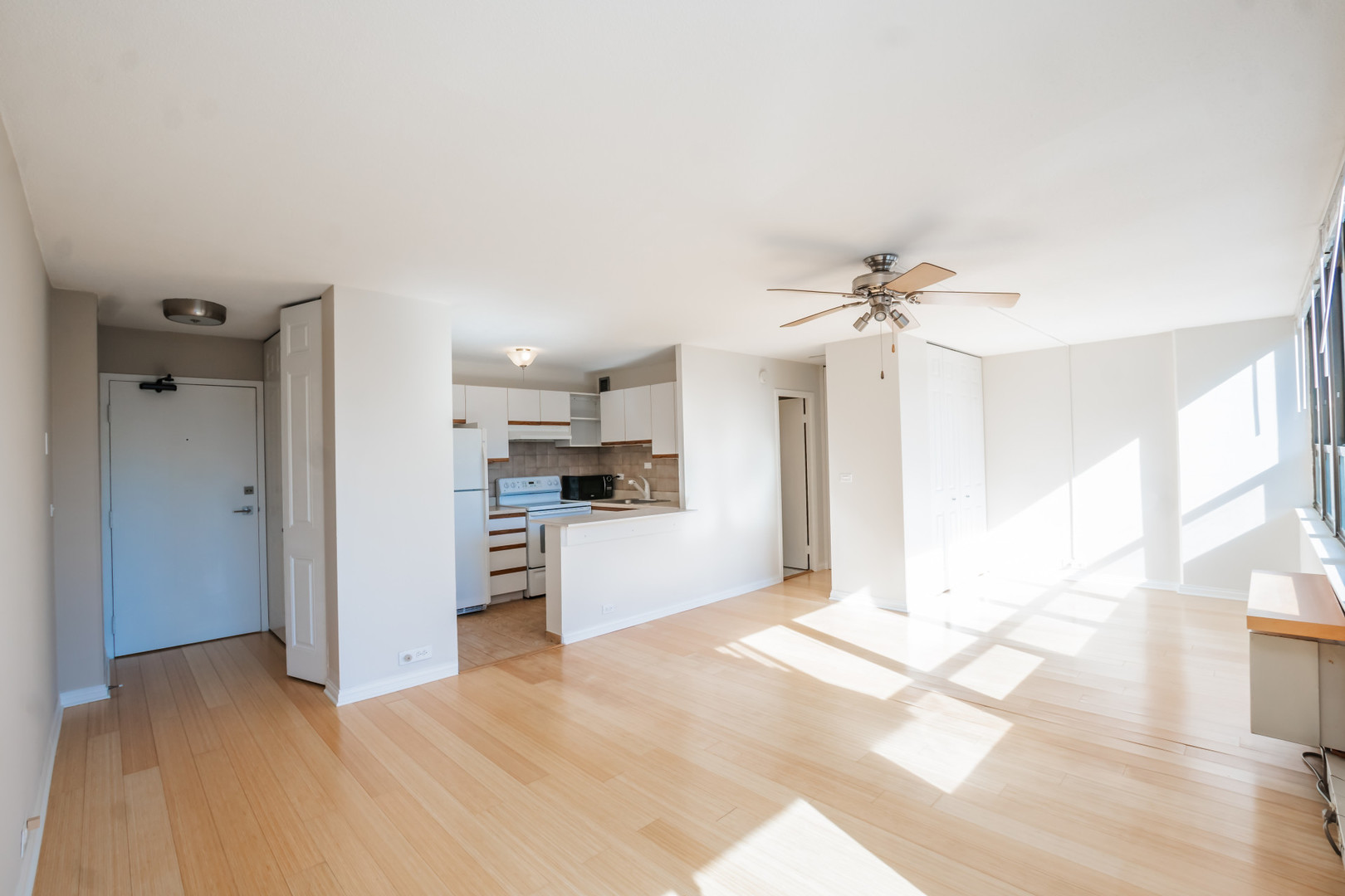 2740 North Pine Grove Avenue Chicago IL 60614