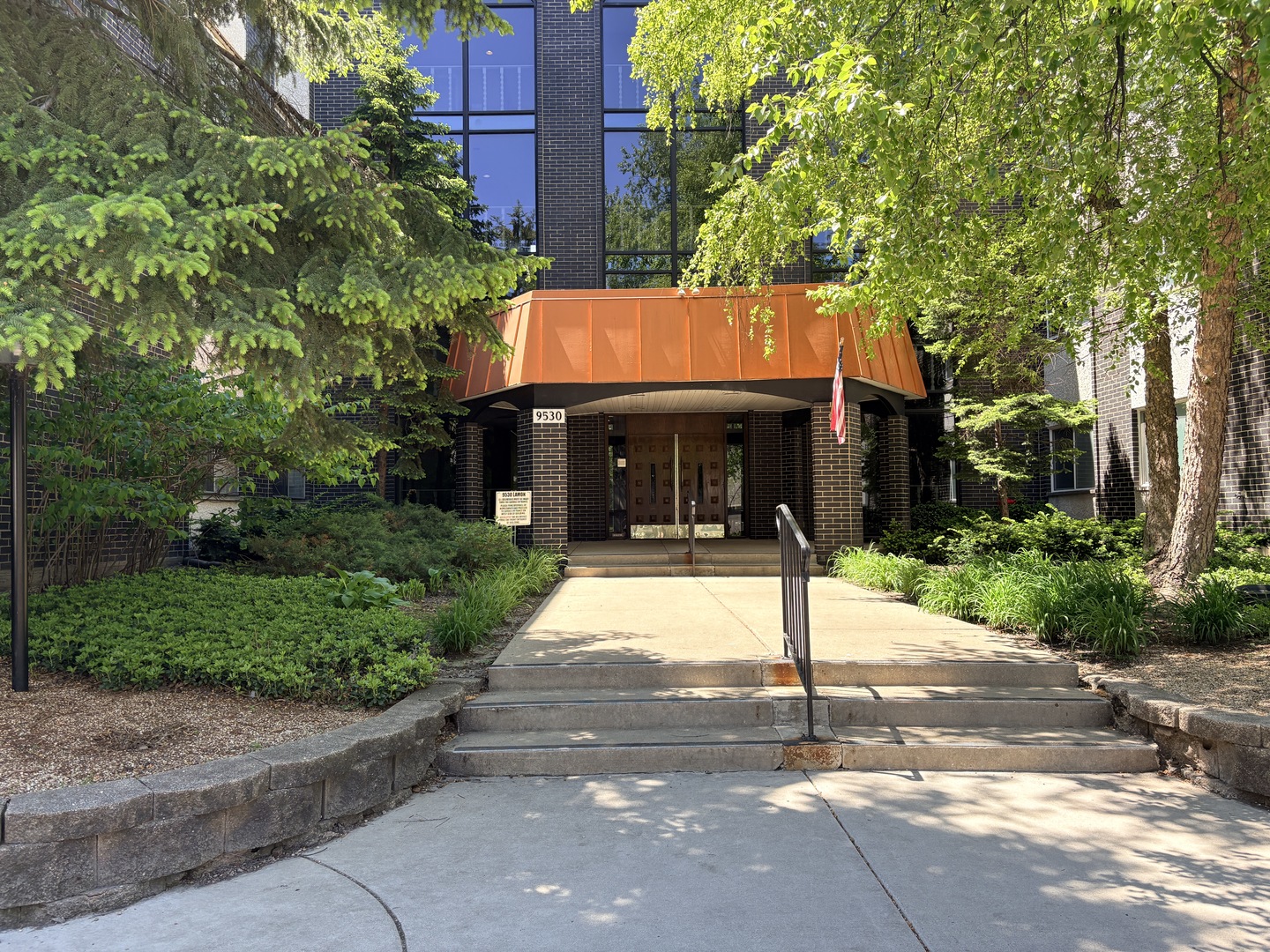 9530 Lamon Avenue Skokie IL 60077
