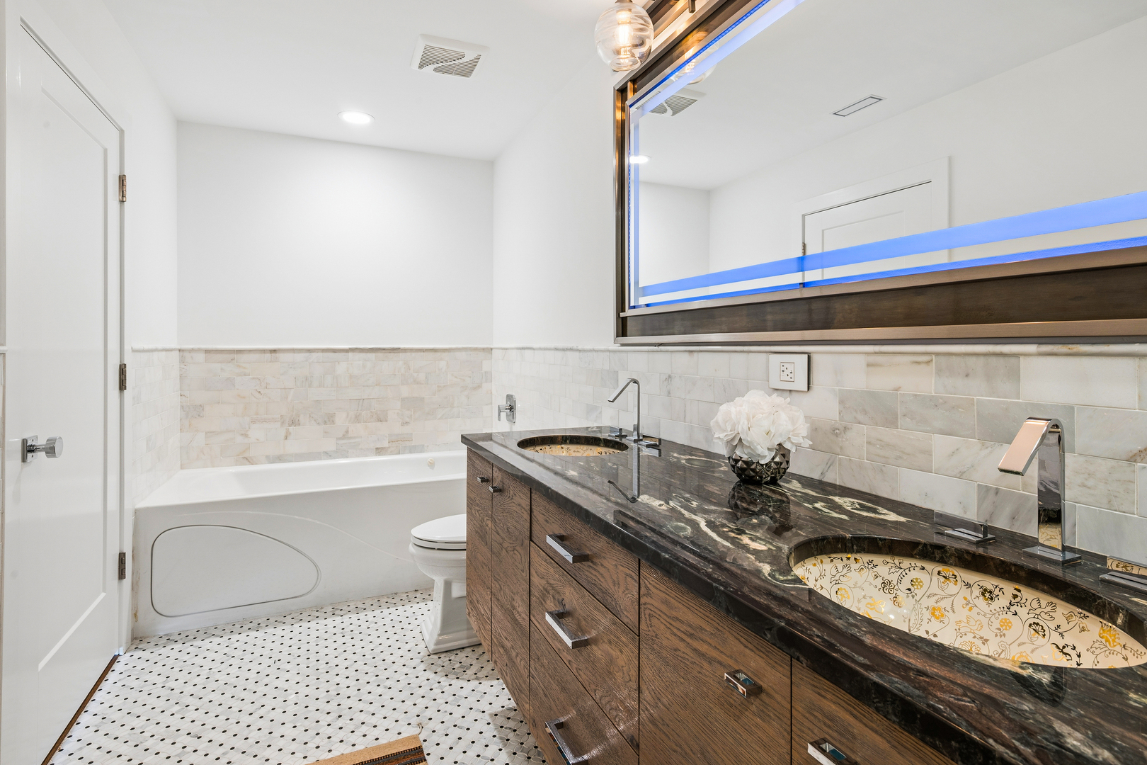 3946 North Ravenswood Avenue Chicago IL 60613