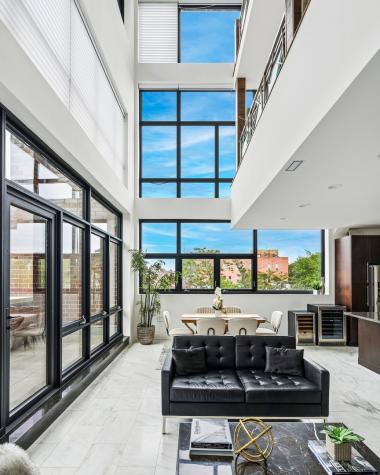 3946 North Ravenswood Avenue Chicago IL 60613